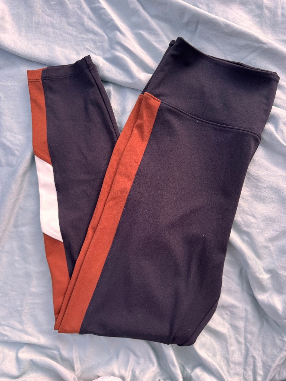 Lou & Grey High-Waisted Colorblock Leggings – Black/Brown with Rust Stripe, L